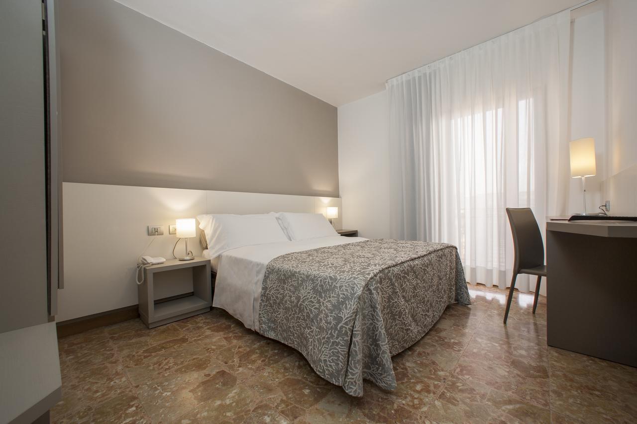 Hotel Sofia Lido di Jesolo Exteriör bild