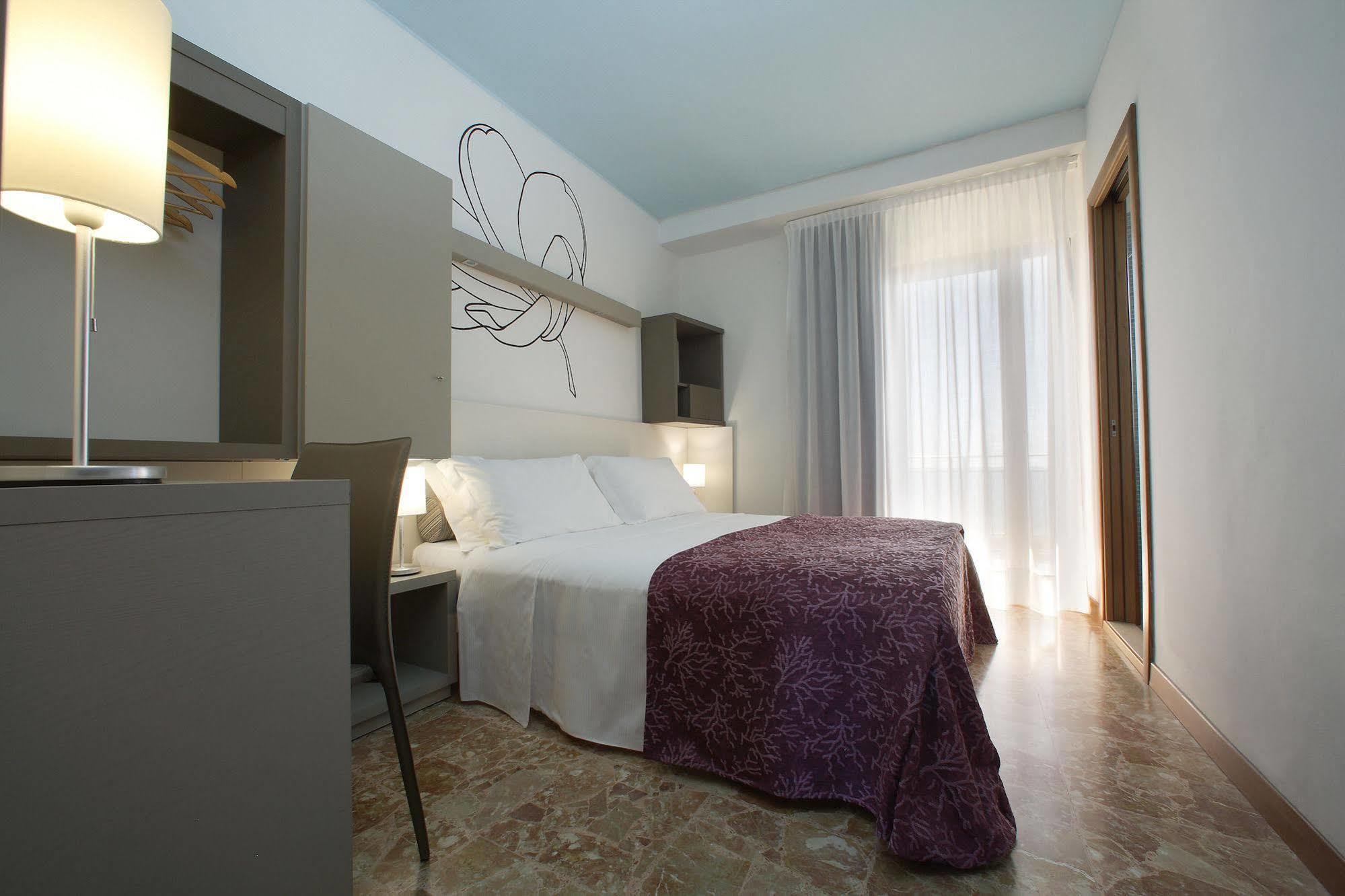 Hotel Sofia Lido di Jesolo Exteriör bild