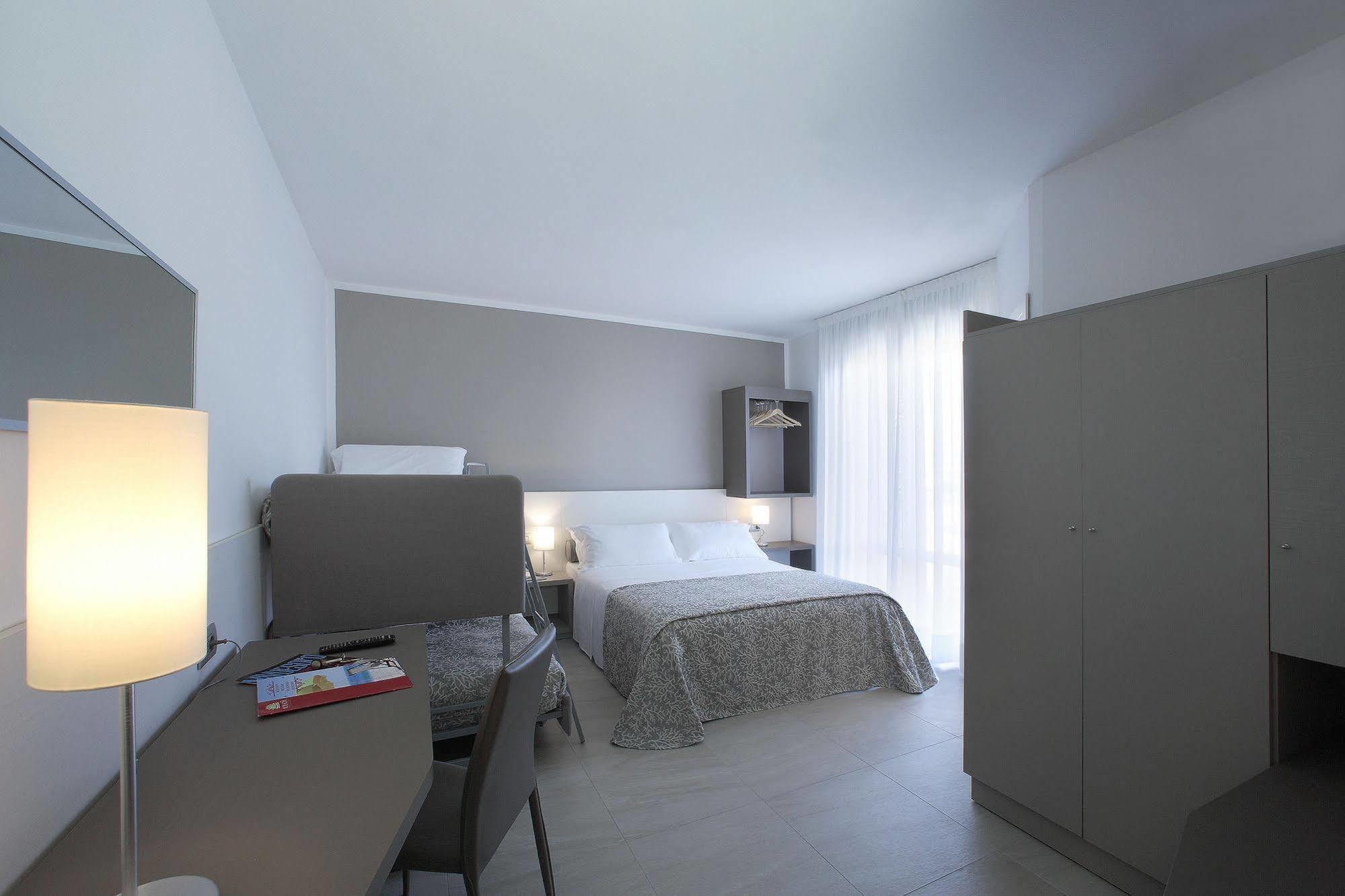 Hotel Sofia Lido di Jesolo Exteriör bild