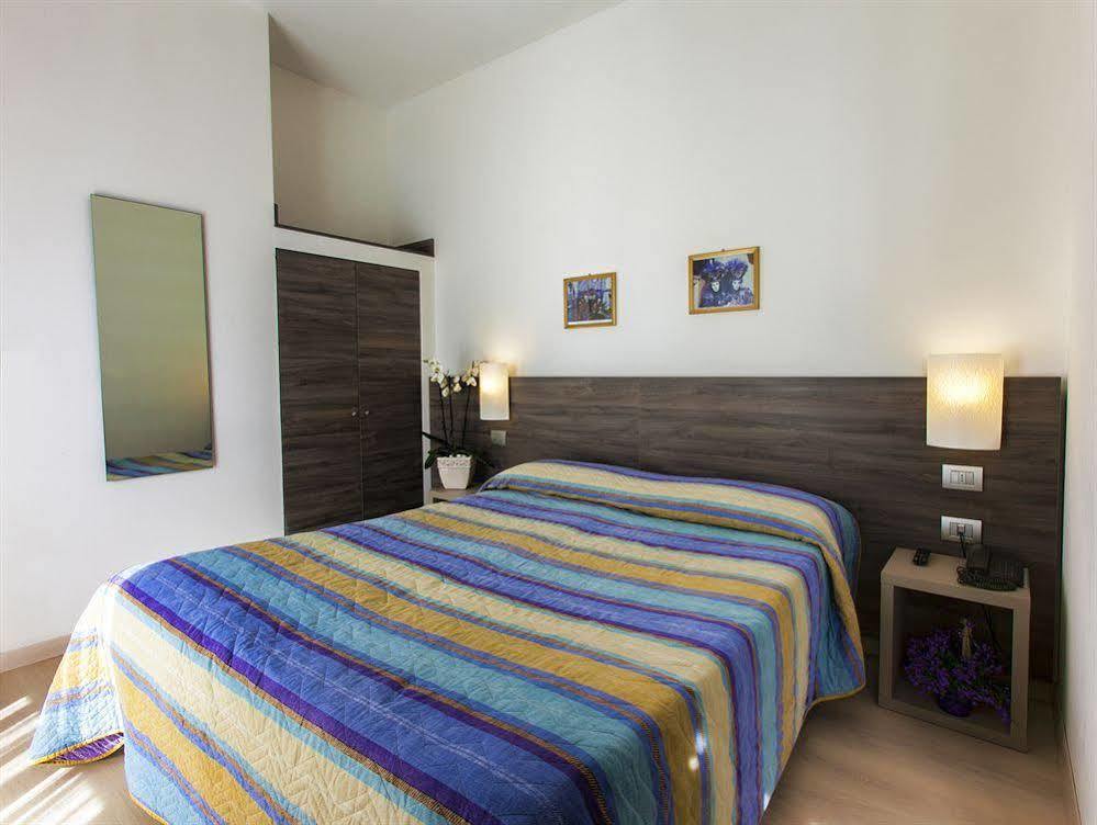 Hotel Sofia Lido di Jesolo Exteriör bild