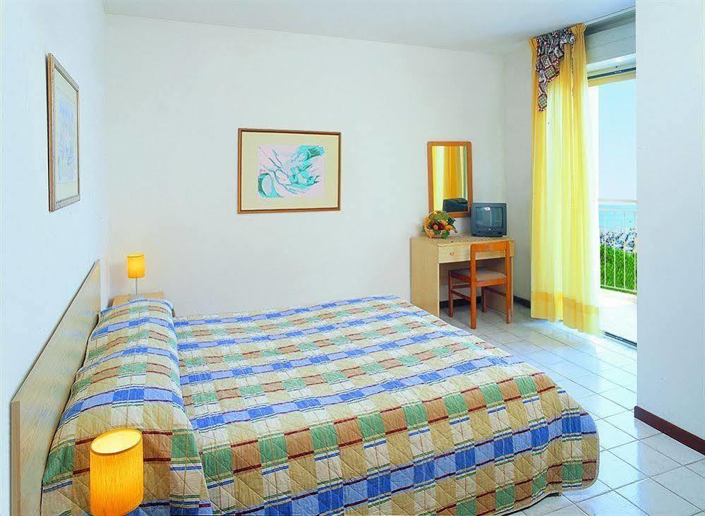 Hotel Sofia Lido di Jesolo Exteriör bild