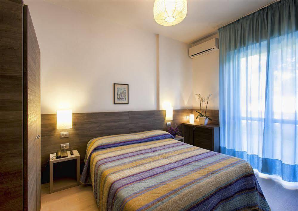Hotel Sofia Lido di Jesolo Exteriör bild
